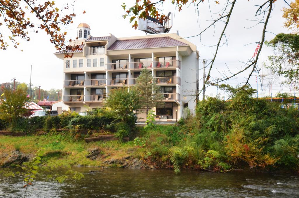Rivergate Mountain Lodge พิเจนฟอร์จ ภายนอก รูปภาพ
